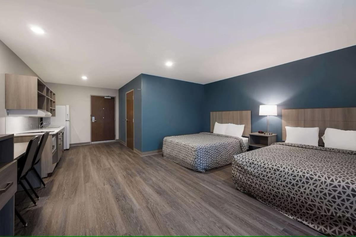 Woodspring Grand Rapids Kentwood 3*
